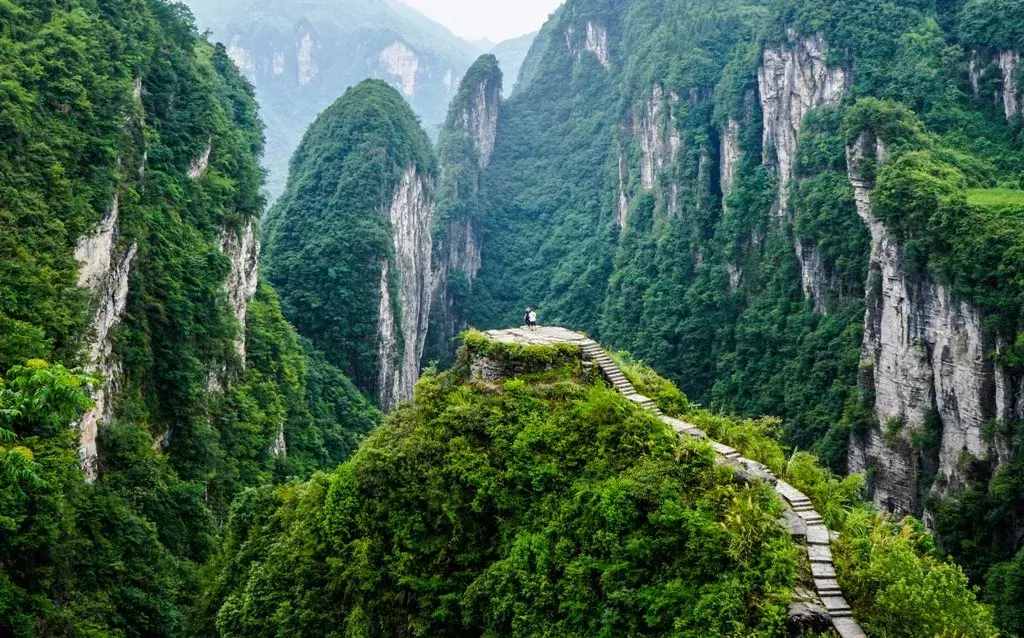 南聯(lián)鳳凰城，北接張家界，湘西這個大峽谷，美得不動聲色！