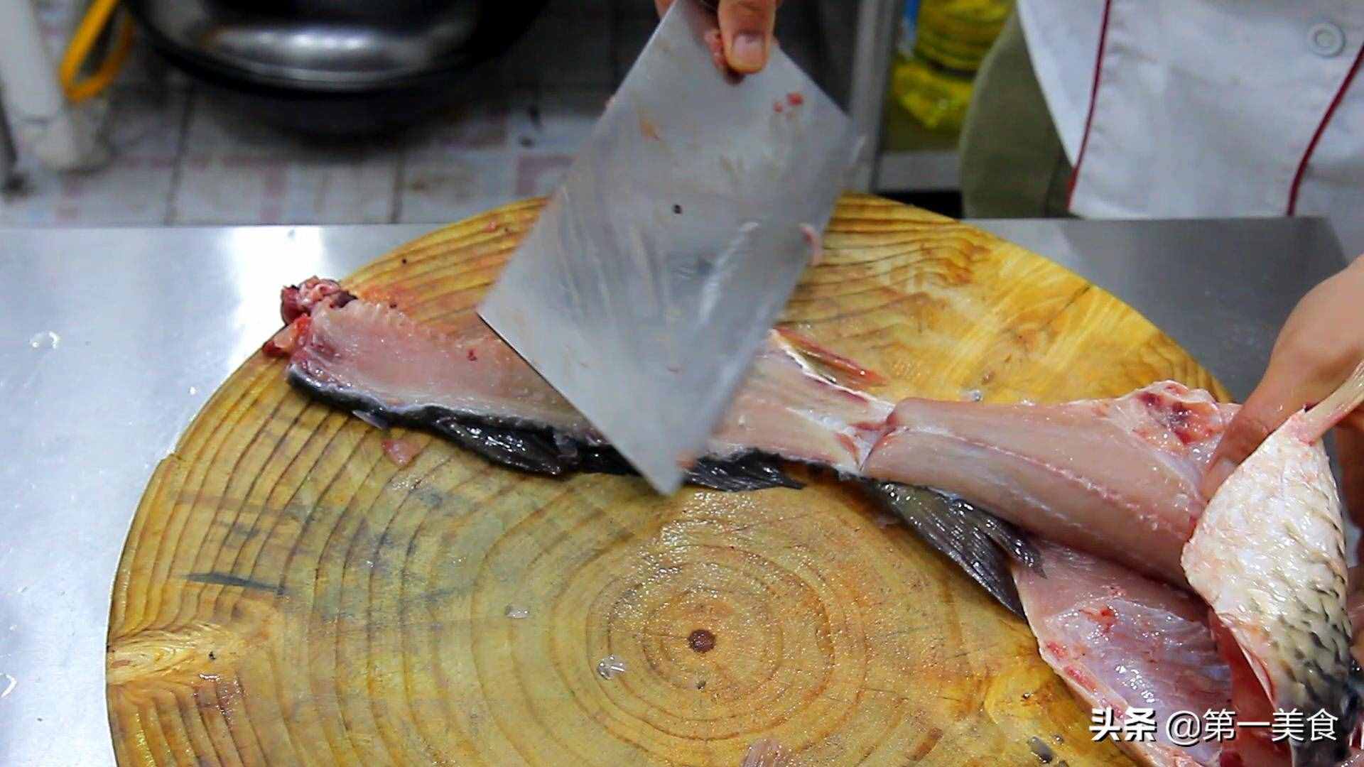 廚師長教你：松鼠魚的正確做法，技巧非常簡單，正宗舌尖上的美食