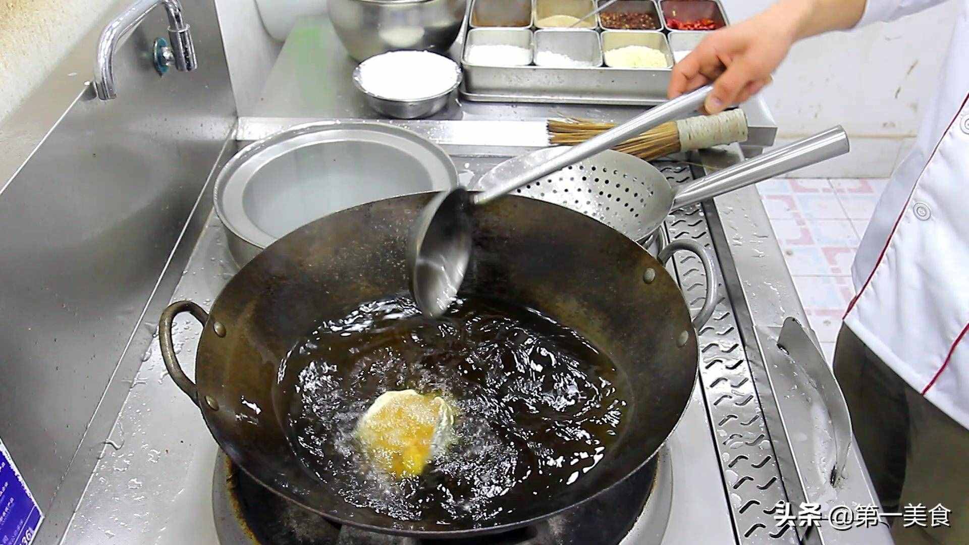 廚師長教你：松鼠魚的正確做法，技巧非常簡單，正宗舌尖上的美食