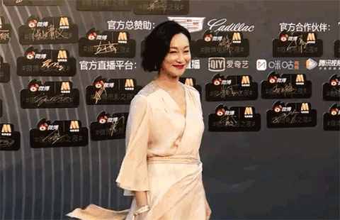 范冰冰走了紅毯，劉亦菲正式營業(yè)，新人也在拼命冒頭！｜誰最美