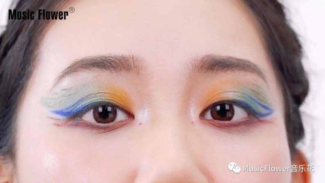 16個顏色的眼線筆，究竟有多好用？