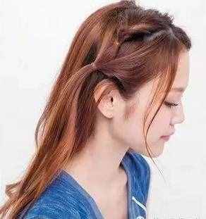時尚減齡，中分小清新扎發(fā)