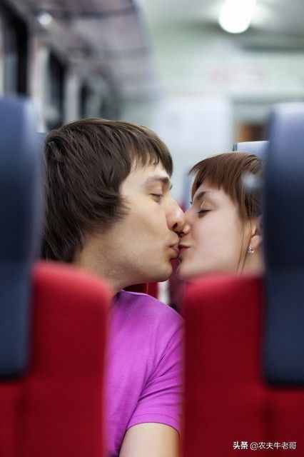 那些年我經(jīng)歷過的女人：第十章，火車臥鋪車廂里的艷遇