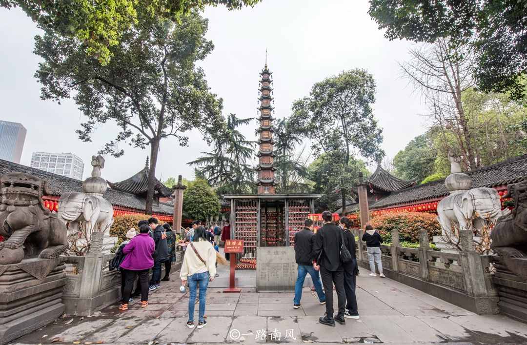 成都千年文殊院，被譽(yù)為長江上下游四大禪林之首，內(nèi)藏佛陀舍利