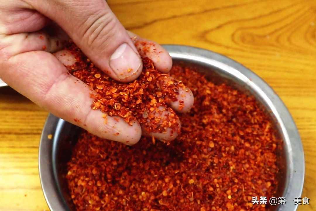飯店辣椒油為什么那么香？原來訣竅恁簡單，炸出來又香又辣還不糊