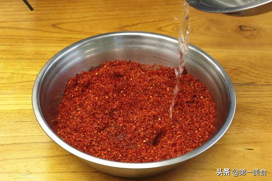 飯店辣椒油為什么那么香？原來訣竅恁簡單，炸出來又香又辣還不糊