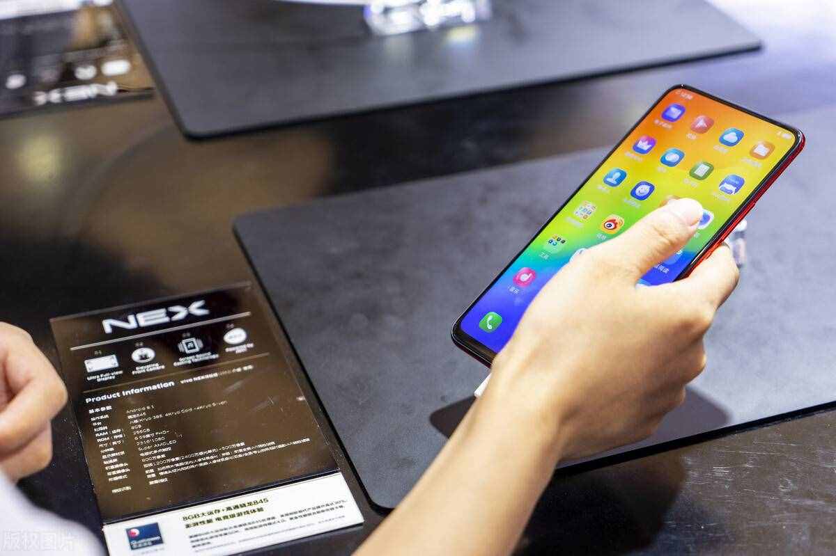 手機越用越卡怎么辦？學會關閉這4個小機關，瞬間流暢如新