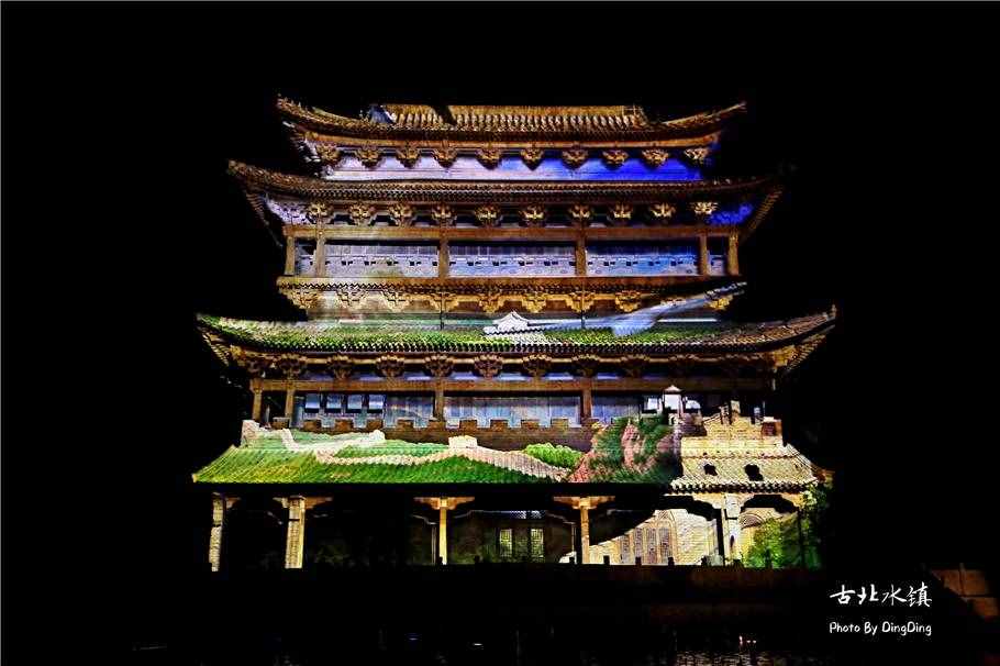 最古色古香的音樂(lè)噴泉，古北水鎮(zhèn)夜晚一場(chǎng)水火交融的音樂(lè)火舞秀