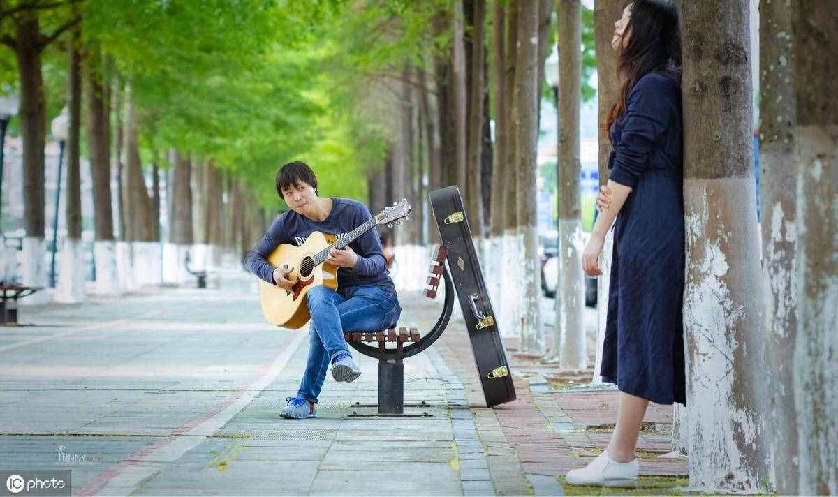 美文《執(zhí)筆流年，笑看紅塵》，文字精短，意義深長，值得一讀！