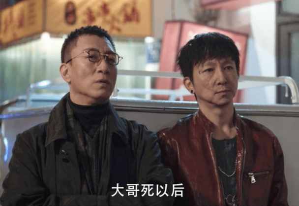 《掃黑風(fēng)暴》最無(wú)厘頭的角色，刀疤臉大江，鄧超班主任出演