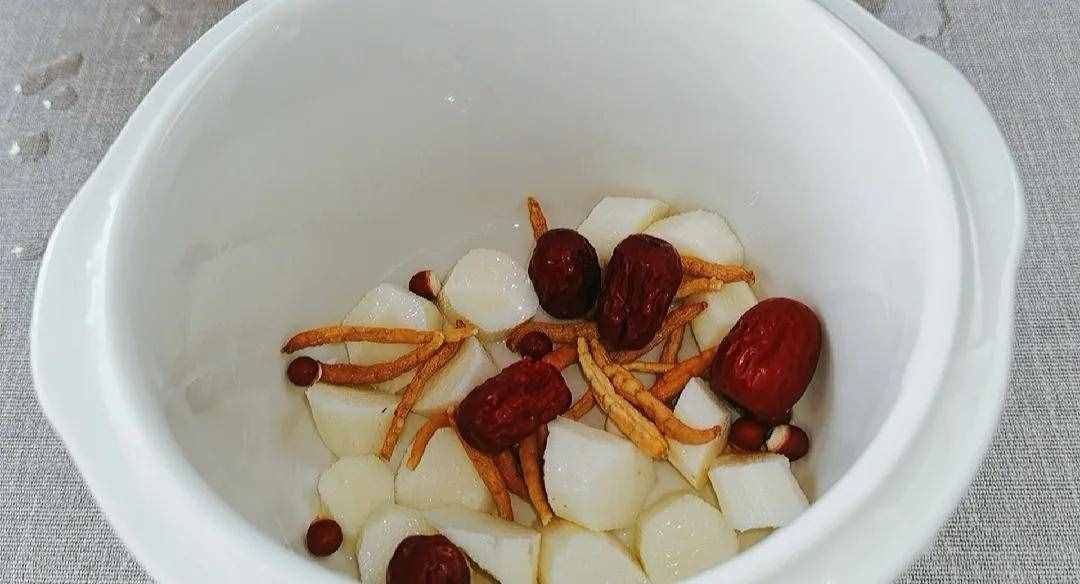 孩子夜里翻來覆去睡不好覺，一周喝兩次這個湯，居然調(diào)理好了