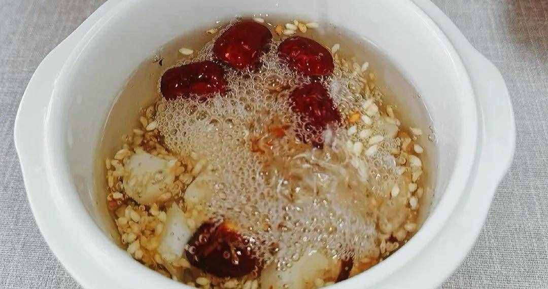 孩子夜里翻來覆去睡不好覺，一周喝兩次這個湯，居然調(diào)理好了