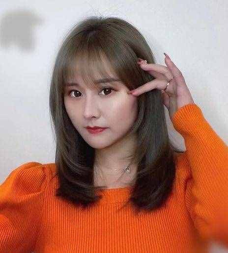 高額頭長臉型女生，如何留發(fā)型？短發(fā)是無法抗拒的選擇，美哭了