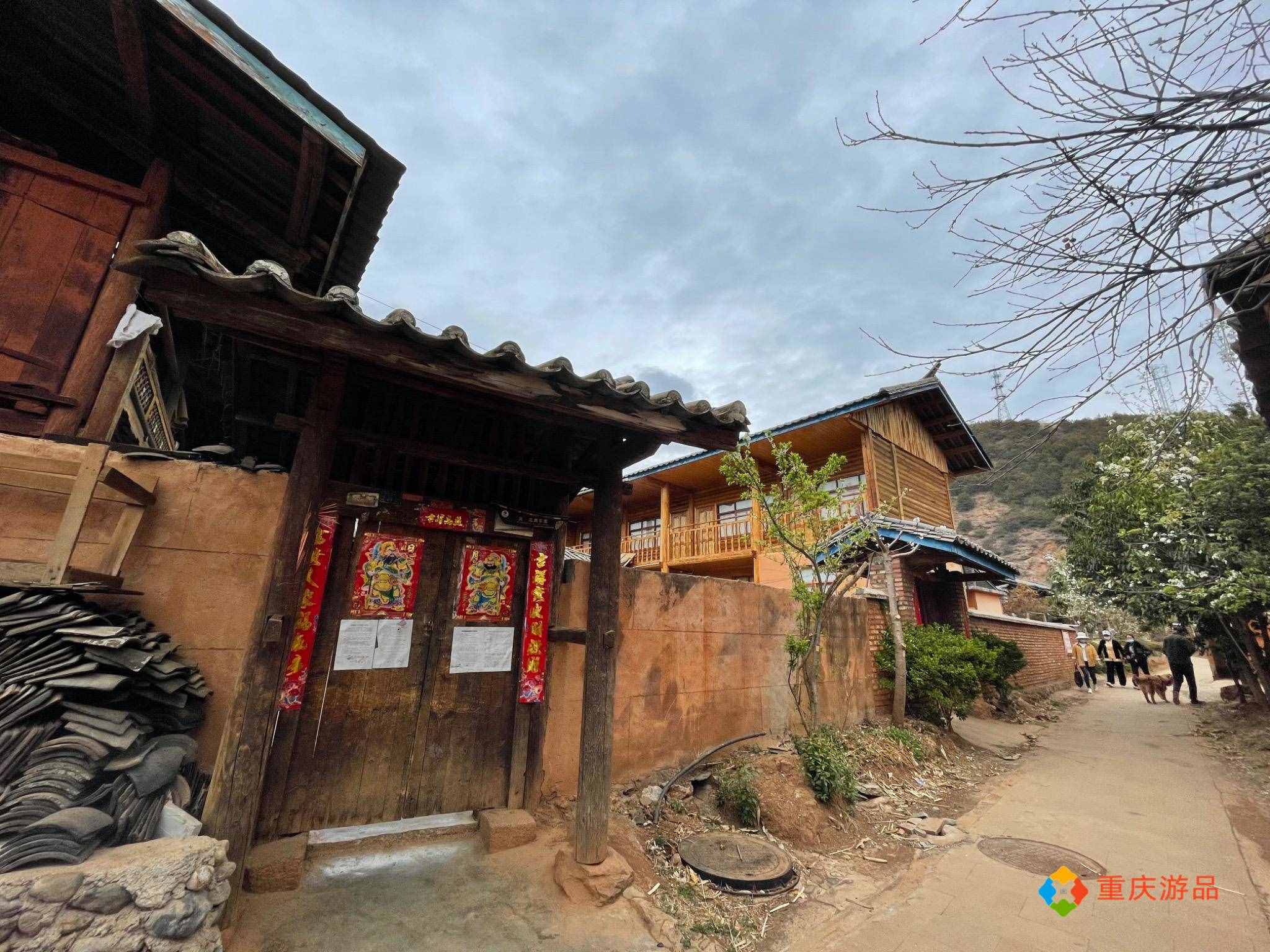 重慶小兩口環(huán)游中國：穿上秋褲游瀘沽湖，200塊入住里格半島