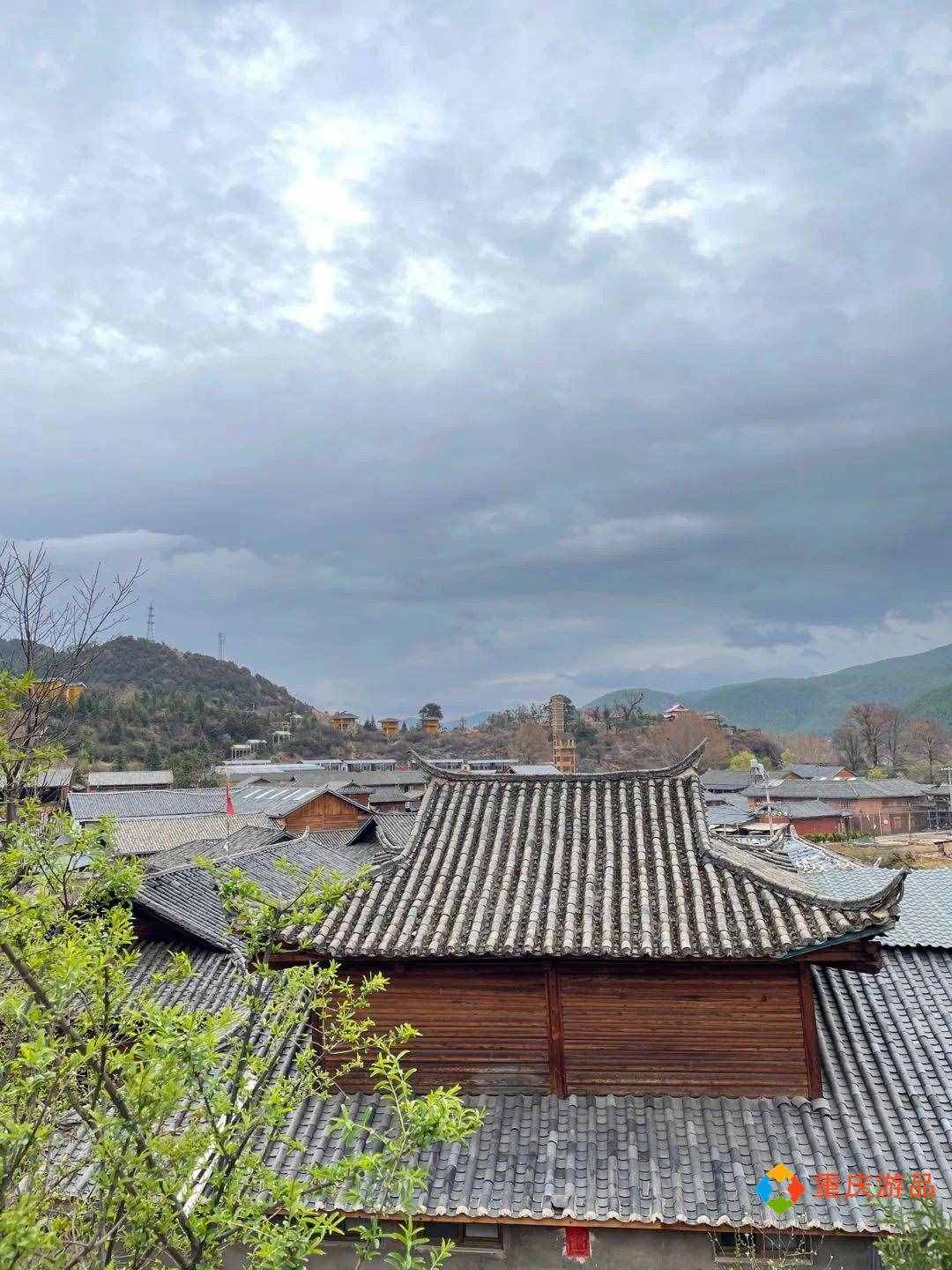 重慶小兩口環(huán)游中國：穿上秋褲游瀘沽湖，200塊入住里格半島