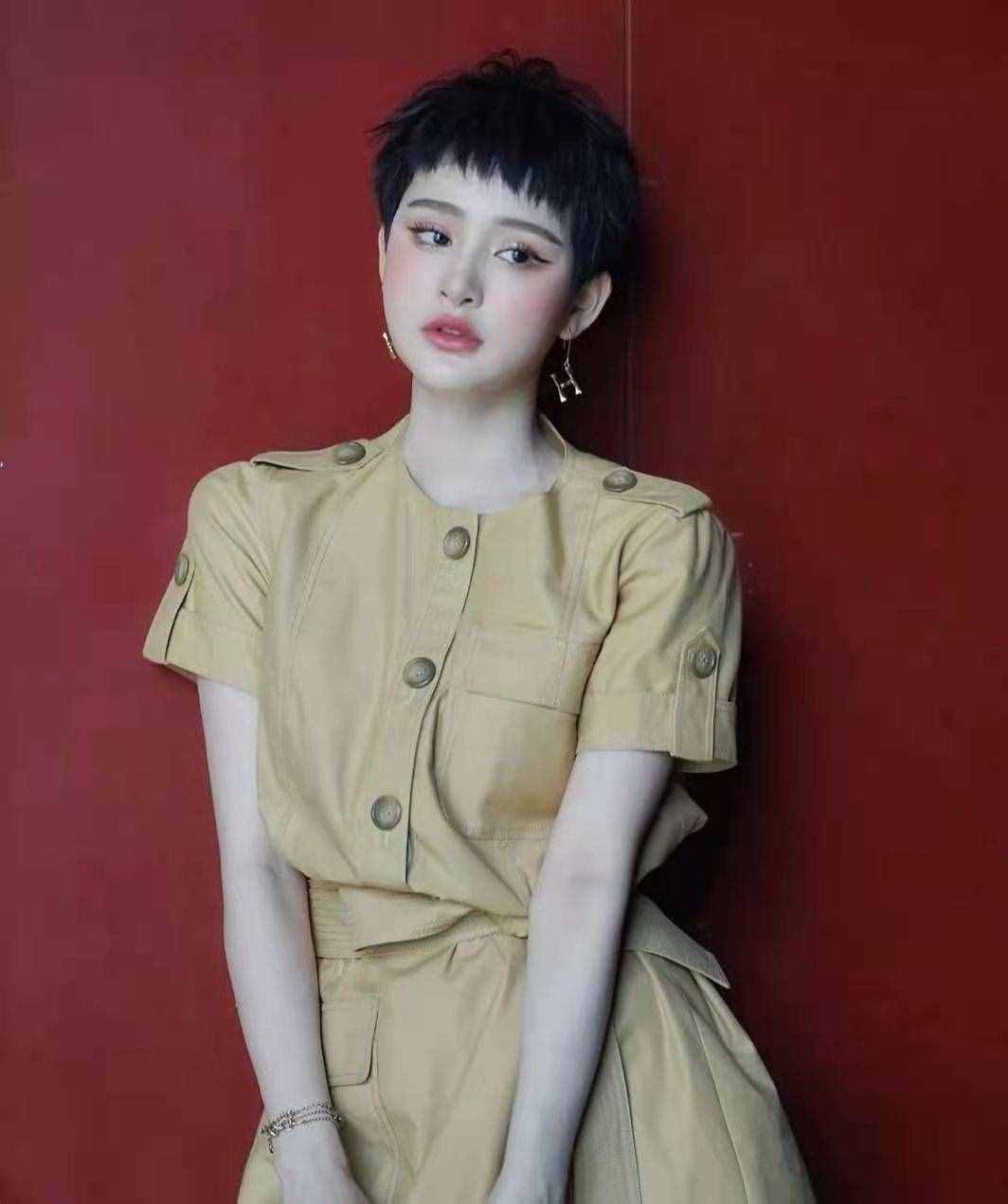 不用打理都好看的4種發(fā)型，簡約時(shí)尚又減齡，襯托五官又顯臉小