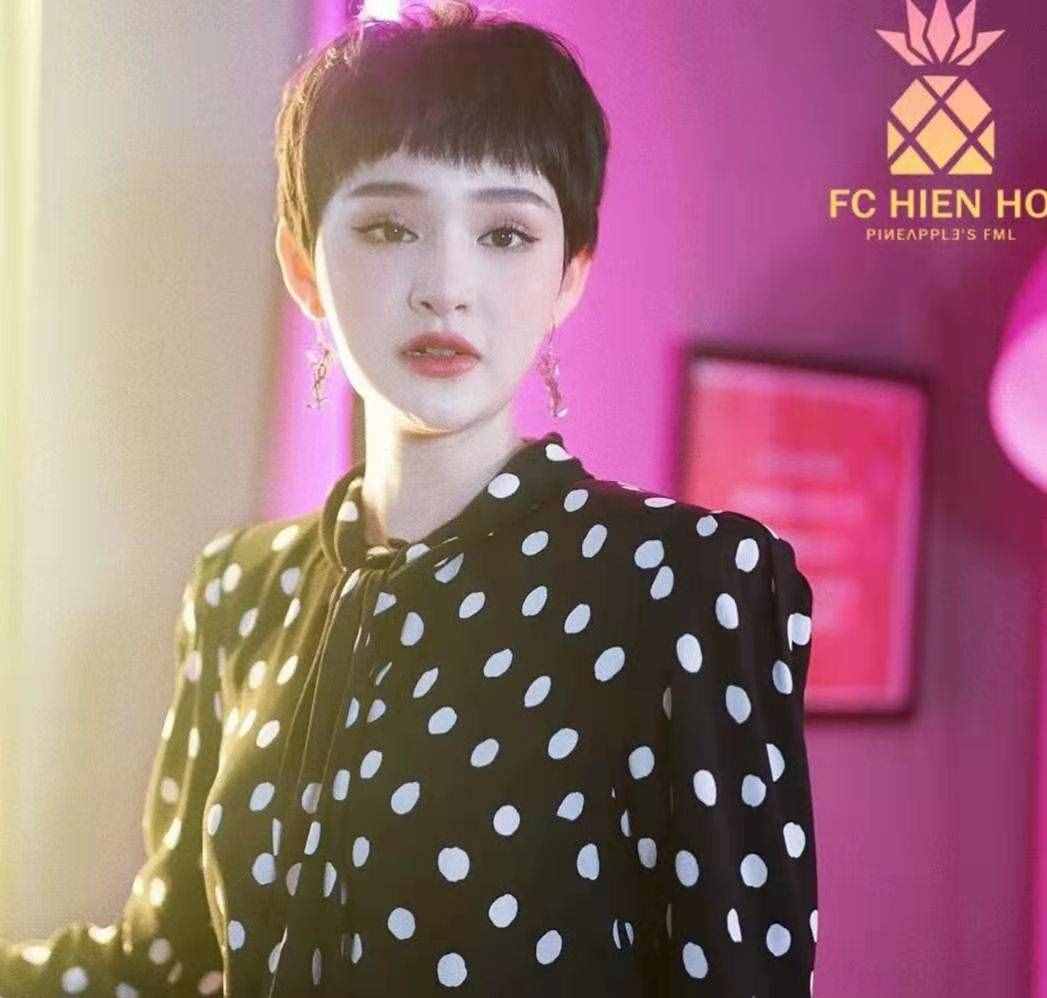 不用打理都好看的4種發(fā)型，簡約時(shí)尚又減齡，襯托五官又顯臉小