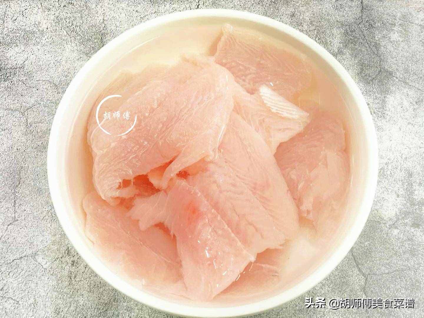3分鐘教您制作純手工魚(yú)丸，又香又嫩，一點(diǎn)都不腥，比買(mǎi)的更好吃