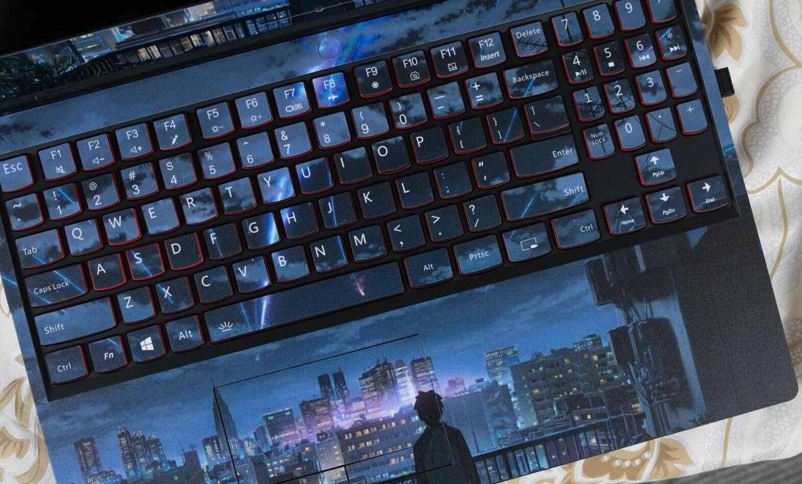 誰說筆記本貼膜是年輕人玩的，我趙日天不服，淺談貼膜優(yōu)缺點