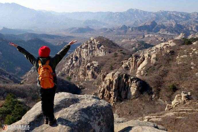 醫(yī)巫閭山：獨(dú)占鰲頭賞群峰競(jìng)秀