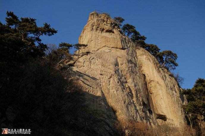 醫(yī)巫閭山：獨(dú)占鰲頭賞群峰競(jìng)秀