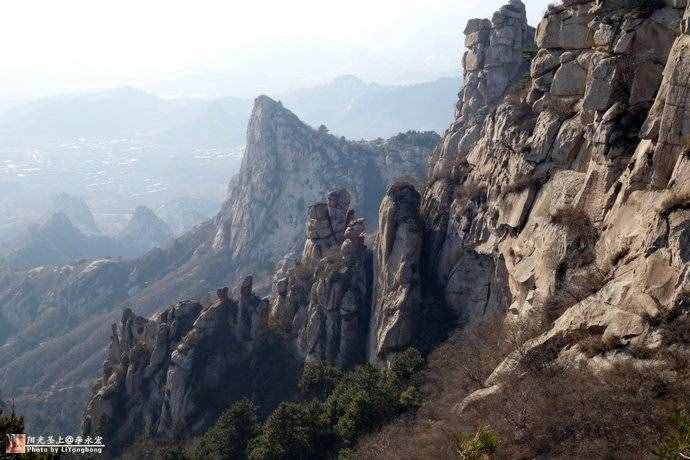 醫(yī)巫閭山：獨(dú)占鰲頭賞群峰競(jìng)秀