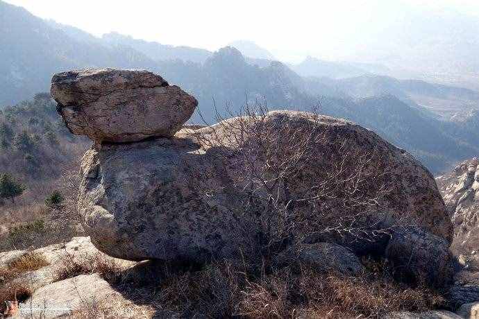 醫(yī)巫閭山：獨(dú)占鰲頭賞群峰競(jìng)秀