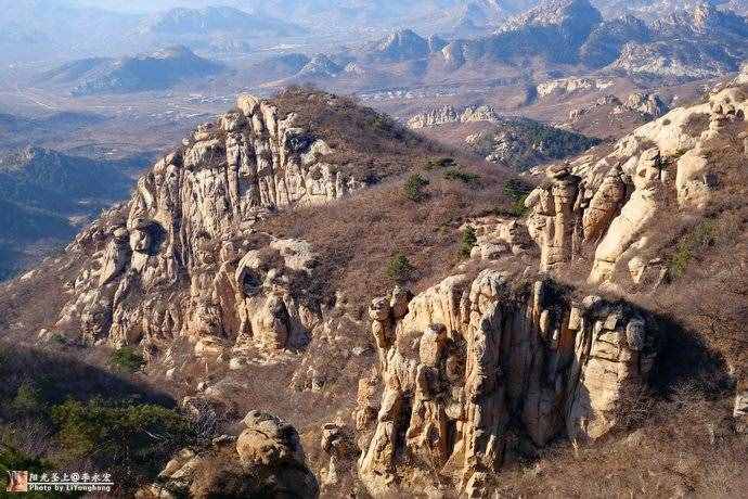 醫(yī)巫閭山：獨(dú)占鰲頭賞群峰競(jìng)秀