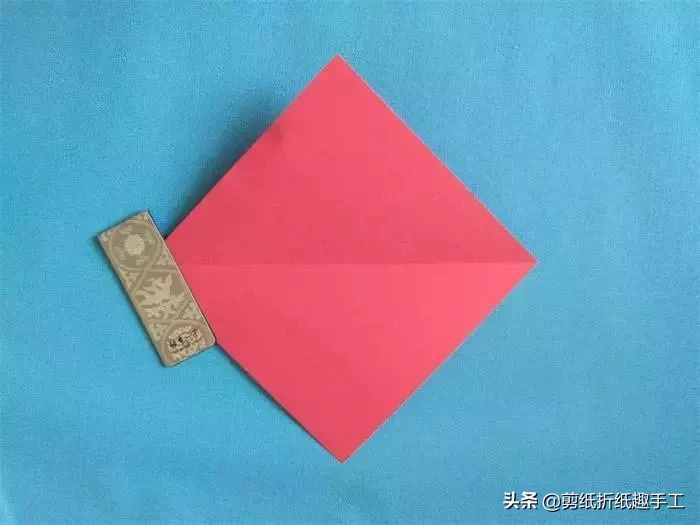 初學(xué)者拿來練手的窗花剪紙教程，分步驟圖解很詳細(xì)