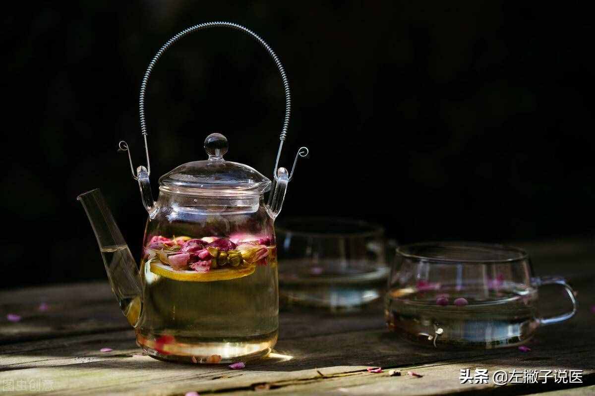 為什么老中醫(yī)建議女人多喝玫瑰花茶？2大好處，讓你受益無窮
