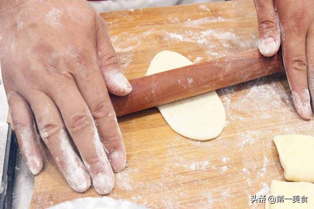 一碗面粉，倆雞蛋，教你在家做高端面點(diǎn)，個(gè)個(gè)酥軟直掉渣