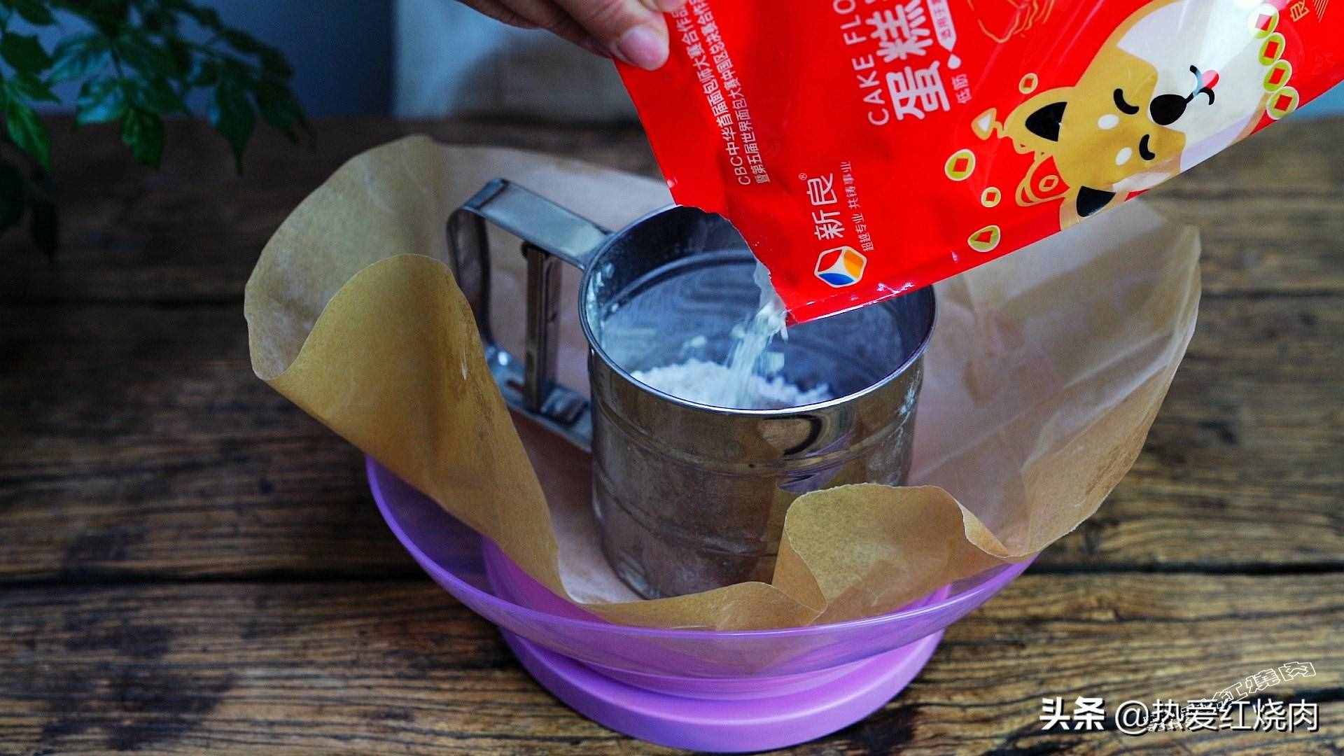 電壓力鍋也能做蛋糕，5個(gè)雞蛋2兩糖，蓬松又香甜，孩子吃著特高興