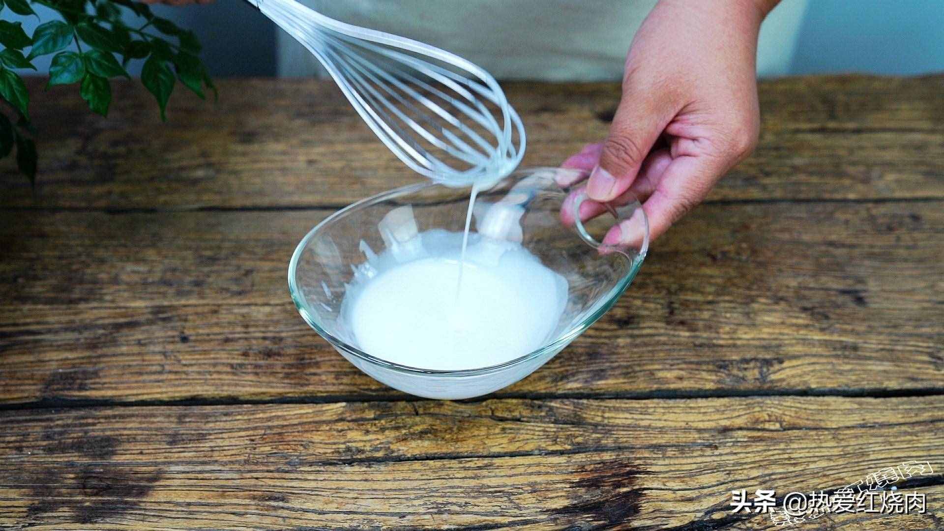 電壓力鍋也能做蛋糕，5個(gè)雞蛋2兩糖，蓬松又香甜，孩子吃著特高興