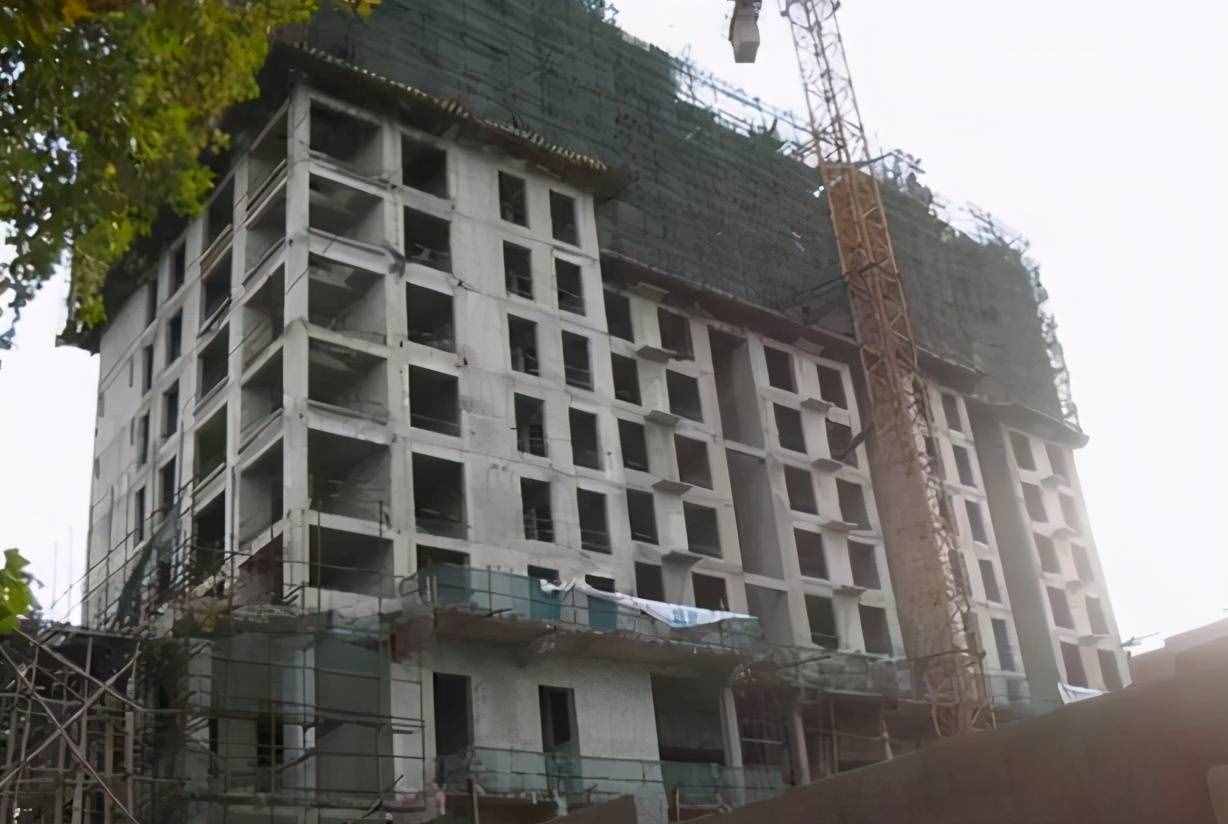 長(zhǎng)沙“黑馬”大廈，地處黃金地段，卻慘遭爛尾8年