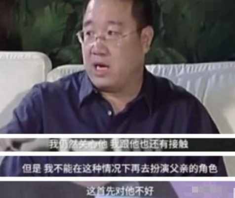 英達(dá)小兒子英如鏑悼念愛(ài)寵，意外曝光豪宅內(nèi)景！客廳大金柱子搶眼