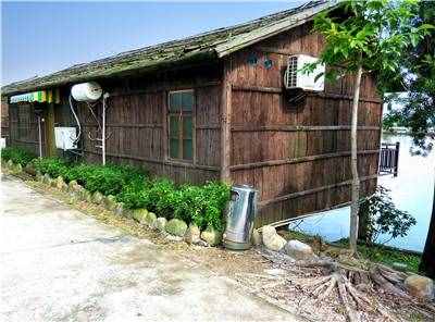 在惠州這家度假村，住在懸在湖邊的小木屋是什么樣的體驗