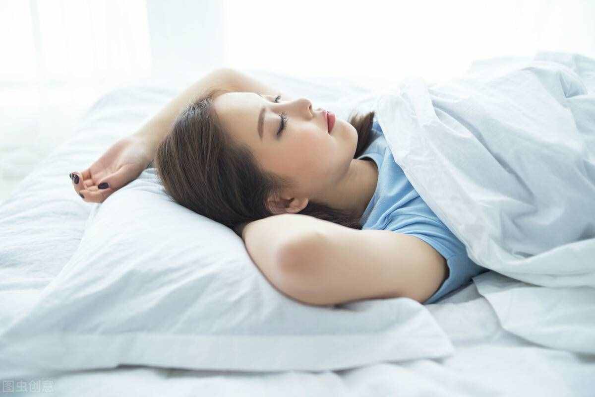 女性體內(nèi)雌激素“旺”，身體會(huì)給出幾種表現(xiàn)，看看自己有沒(méi)有