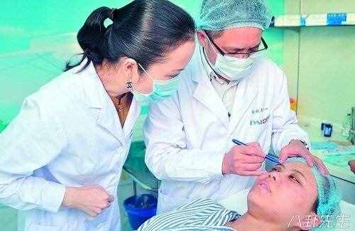 這些超女出道后都整容了？今昔對(duì)比明顯，背后是她們想紅的無(wú)奈