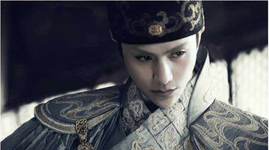 42歲陳坤首次當(dāng)伴郎，現(xiàn)場(chǎng)帥過(guò)新郎，看陳坤往期高顏值帥氣角色