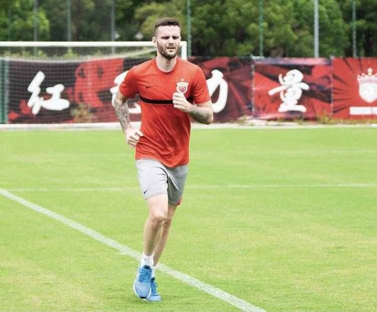 澳大利亞隊缺不了穆伊，重傷中衛(wèi)已歸隊，海港下階段外援如何搭配