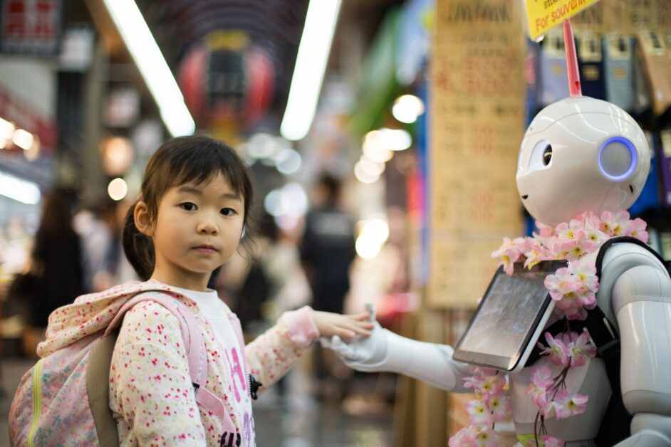 機(jī)器人比較像“機(jī)器”還是“人”？西方人、東方人觀點(diǎn)大不同