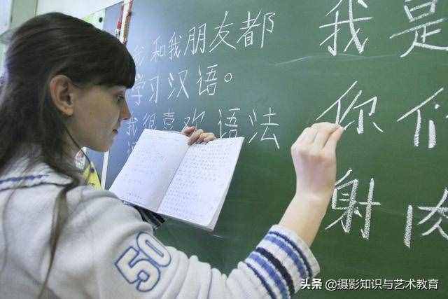 美國(guó)高中的中文試卷，中國(guó)孩子不會(huì)做？中國(guó)網(wǎng)友：我可能是廢了吧