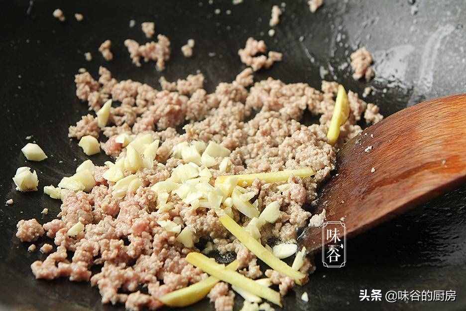 女性不想老得快，要多吃這菜，好吃不貴，護(hù)膚養(yǎng)顏抗衰老