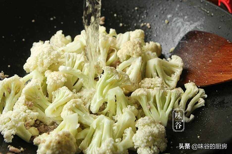 女性不想老得快，要多吃這菜，好吃不貴，護(hù)膚養(yǎng)顏抗衰老