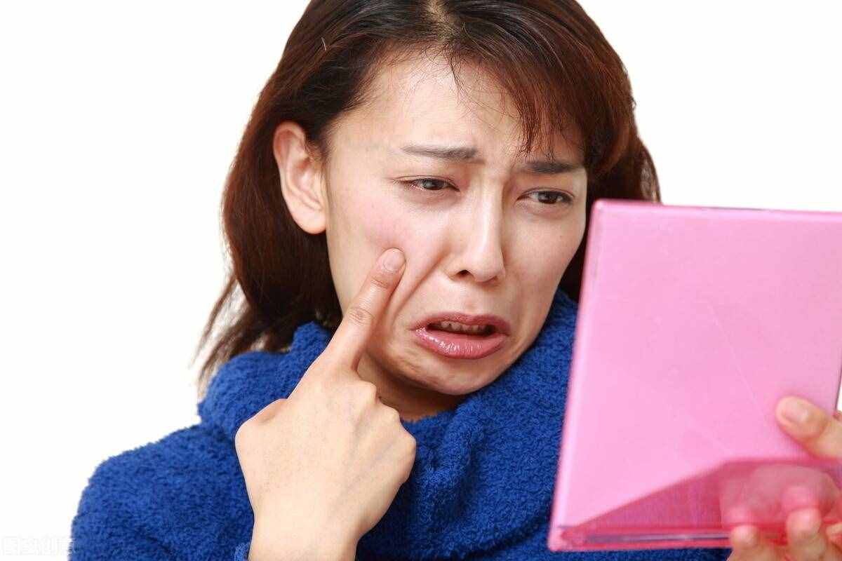 紅如雞血的雞血藤，能活血養(yǎng)血，可治血液病、婦科病等10多種病