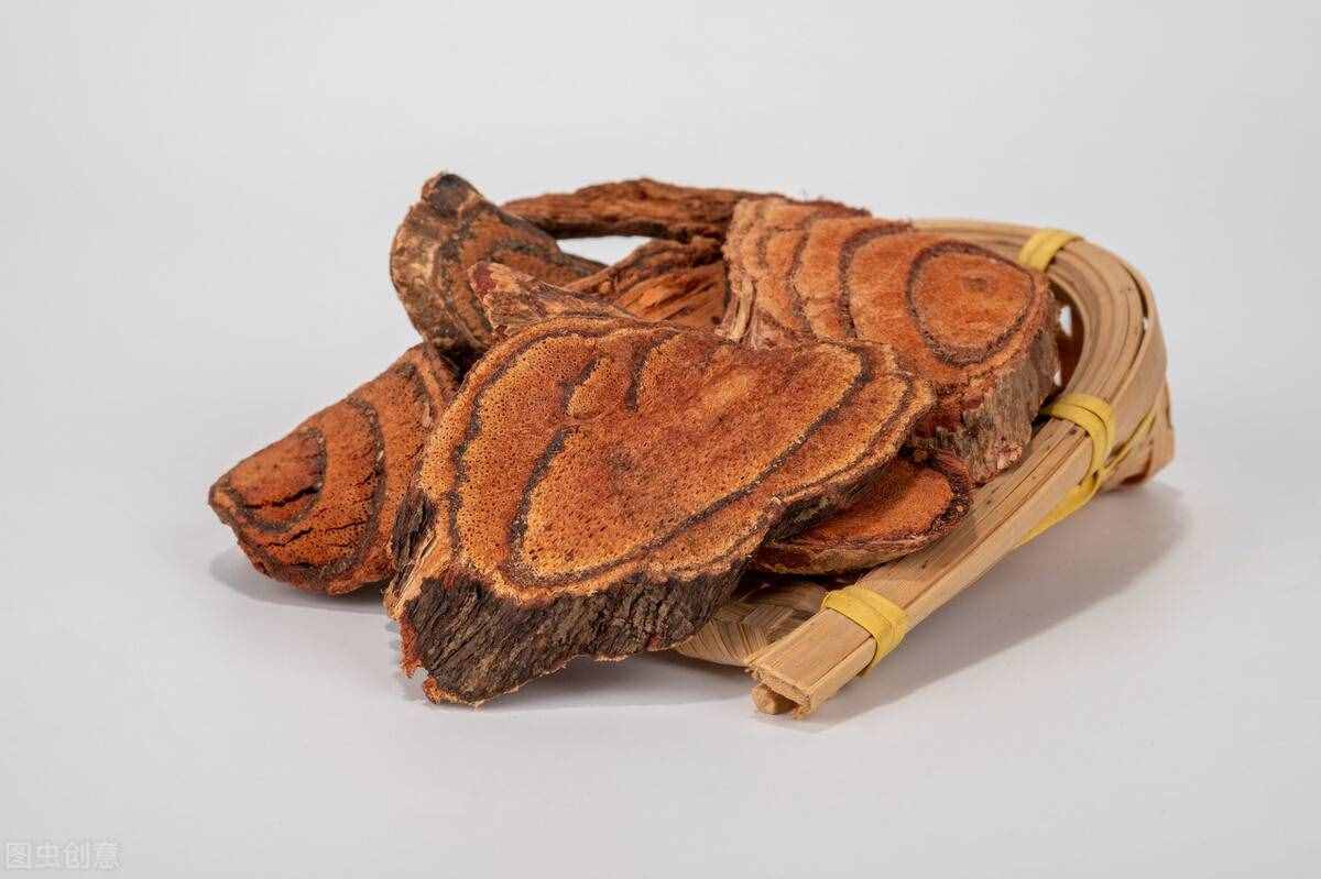 紅如雞血的雞血藤，能活血養(yǎng)血，可治血液病、婦科病等10多種病