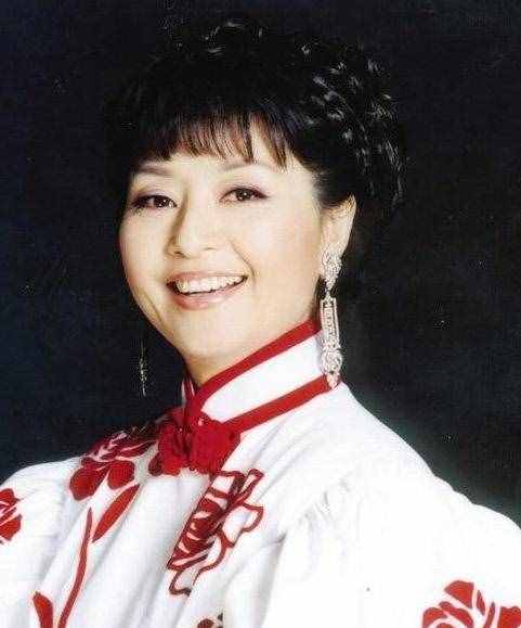 殷秀梅被譽(yù)為美聲皇后，與程志結(jié)婚當(dāng)天就后悔，為何65歲還無子