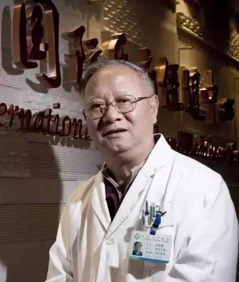 皮膚科醫(yī)生教你用一杯白開水自制“貴婦級(jí)”護(hù)膚品，90歲不長(zhǎng)皺紋