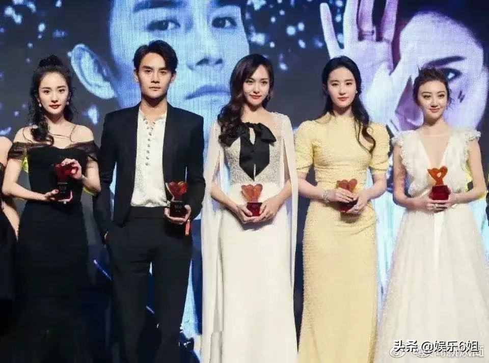 女明星謊報(bào)身高，遇到合照就露餡