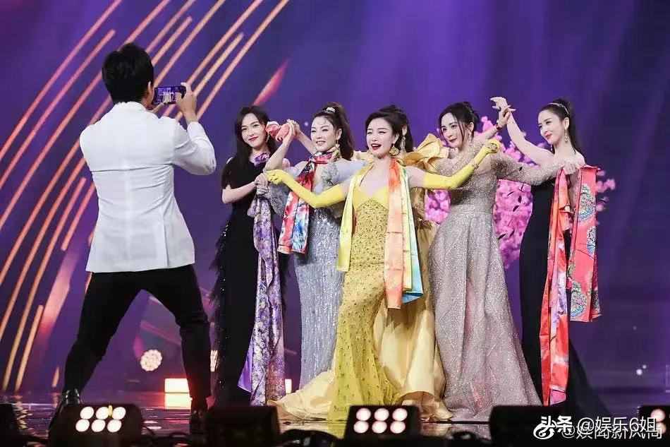 女明星謊報(bào)身高，遇到合照就露餡